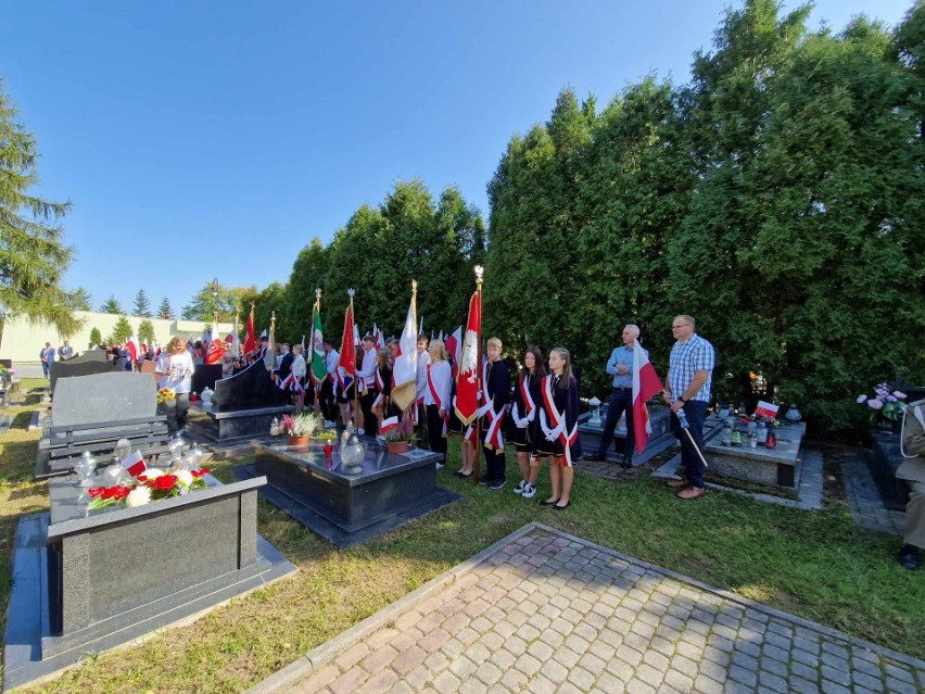 Na cmentarzu w Cedzynie oddano hołd członkom Polskiego Państwa Podziemnego