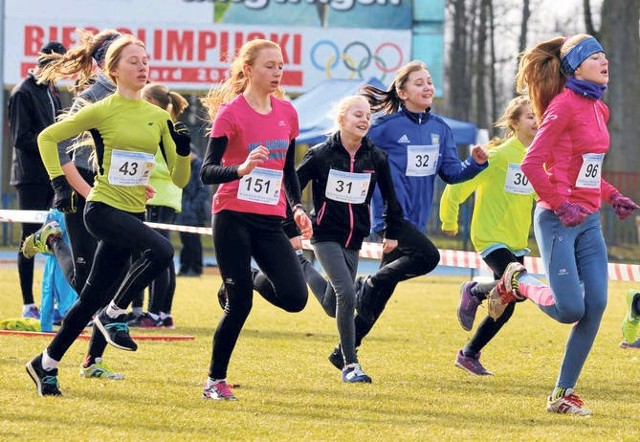 Uczestnikom tegorocznych mistrzostw województwa w biegach przełajowych dopisała wiosenna pogoda