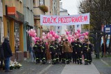 Zachęcali do profilaktyki. Ulicami Brzegu przeszedł Marsz Różowej Wstążki z Czarnym Wąsem [ZDJĘCIA]