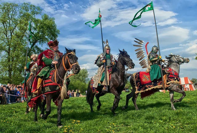 W niedzielę w okolicach zamku zgromadzi się 200 żołnierzy husarii, piechoty i jazdy szwedzkiej z XVII w. Dadzą pokaz musztry i sprawności, a potem zaprezentują inscenizację bitwy