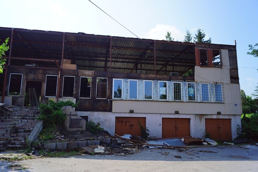 Dawna siedziba urzędu gminy w Brodach znika z krajobrazu miejscowości
