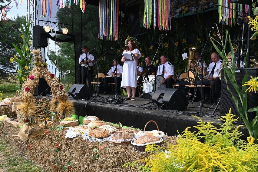 W tym roku dożynki w gminie Kępice zorganizowano w Żelicach.