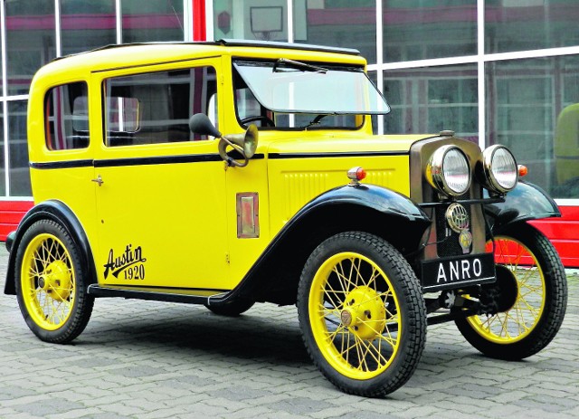 Austin Seven państwa Ostrowskich może dziś świętować 80 urodziny. Data 1920 na drzwiach to "licentia poetica" właścicieli. Fot: Marek Ponikowski