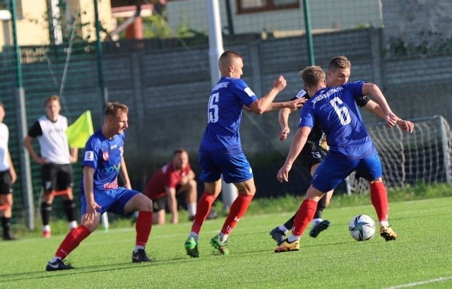 Piłkarze Wisły Sandomierz nie zdołali uciec ze strefy spadkowej do czwartej ligi