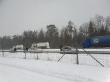 Atak zimy w powiecie skarżyskim. Muldy na skrzyżowaniach w Skarżysku. Na razie nie ma awarii prądu [RAPORT] 