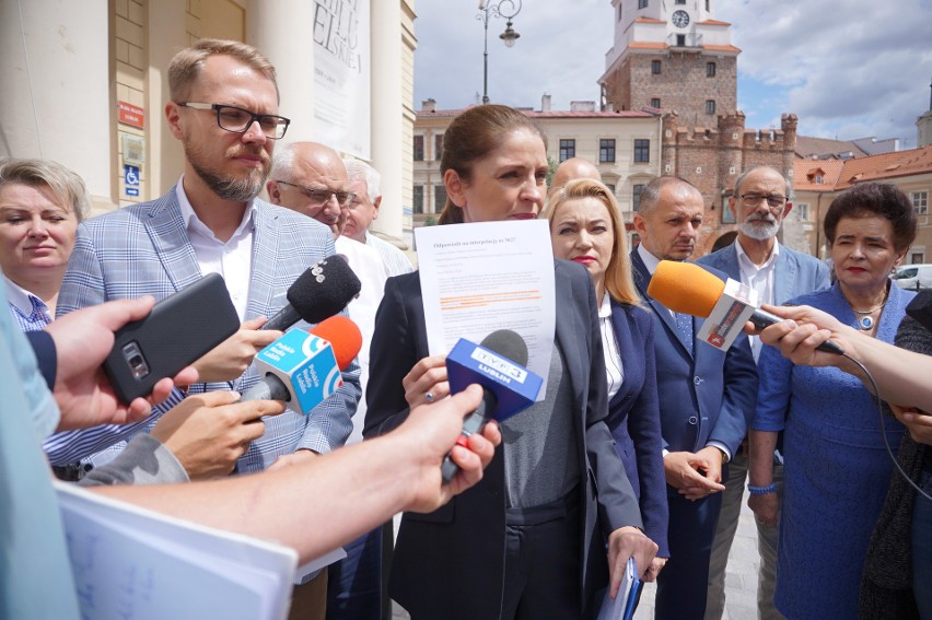 Posłanka Mucha, radni i wojewoda lubelski o sytuacji w oświacie. Trwa wymiana ciosów m.in. za podwójny rocznik