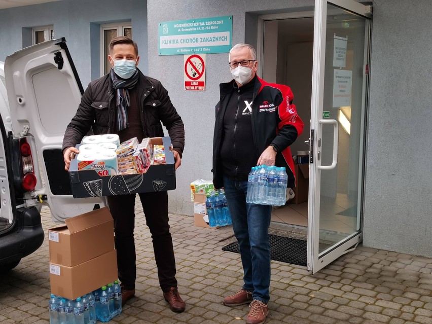 Dary dla chorych na COVID-19 trafiły do szpitala w Kielcach. Zbiórka trwa