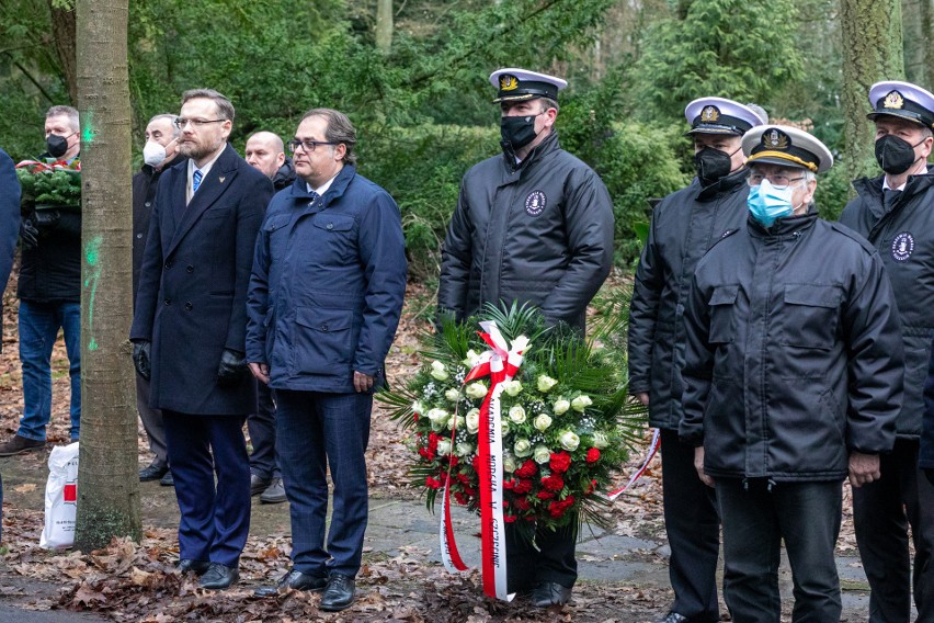 W Szczecinie uczczono pamięć ofiar tragedii promu "Jan...