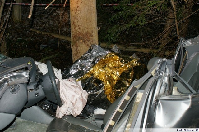 26.11.2008 roku dwie 17-latki wsiadły do lexusa. 23-latek z impetem uderzył w drzewo. Obie uczennice zginęły na miejscu