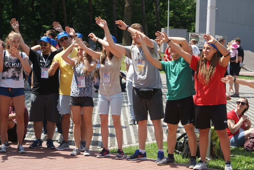 Goście z Włoch i Czech bawią się w Centrum Sportów Letnich...