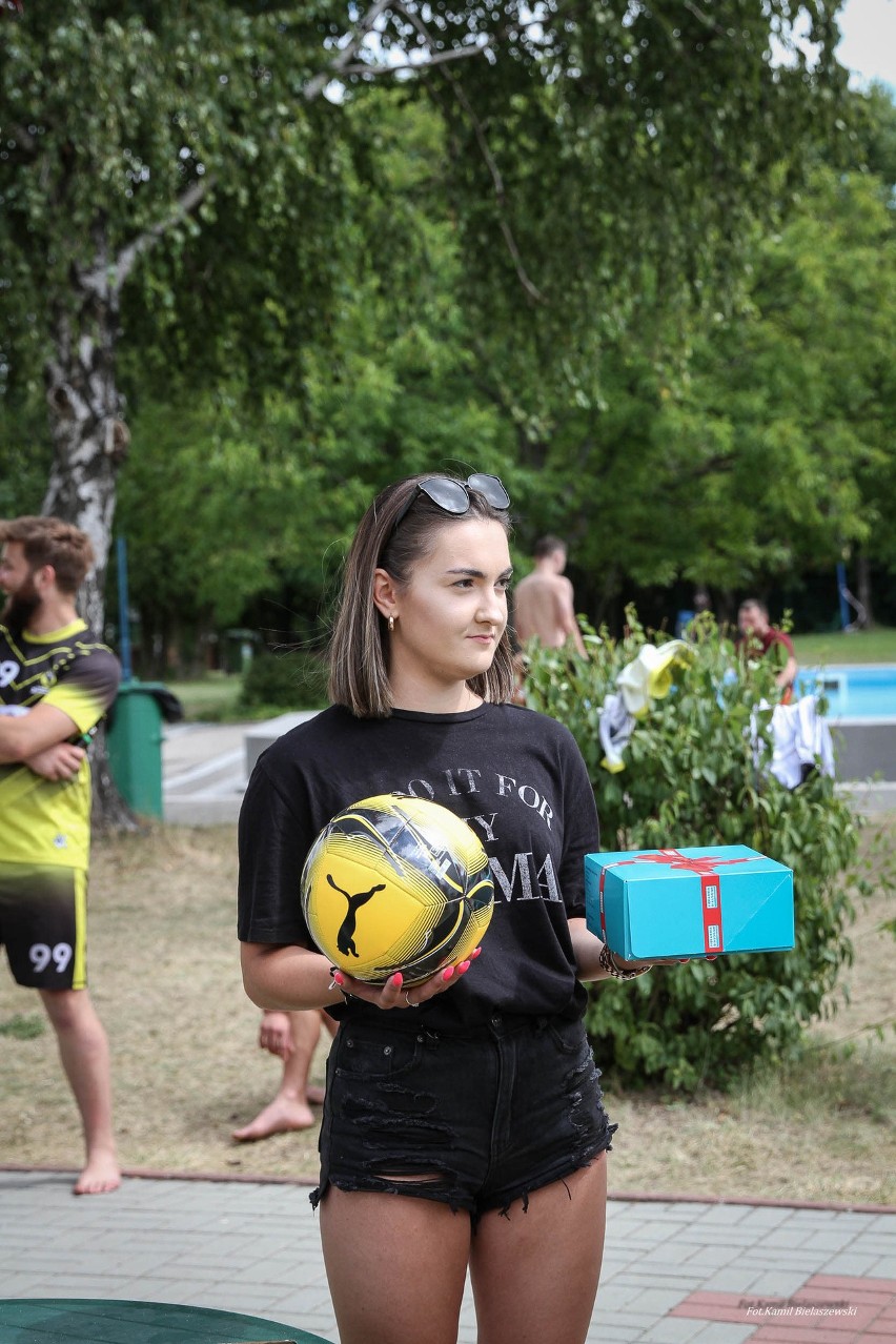 Na Basenie Letnim w Kielcach odbyła się kolejna seria gier w ramach Ligi Plażowych Trójek. W niedzielę Pożegnanie Lata [ZDJĘCIA]