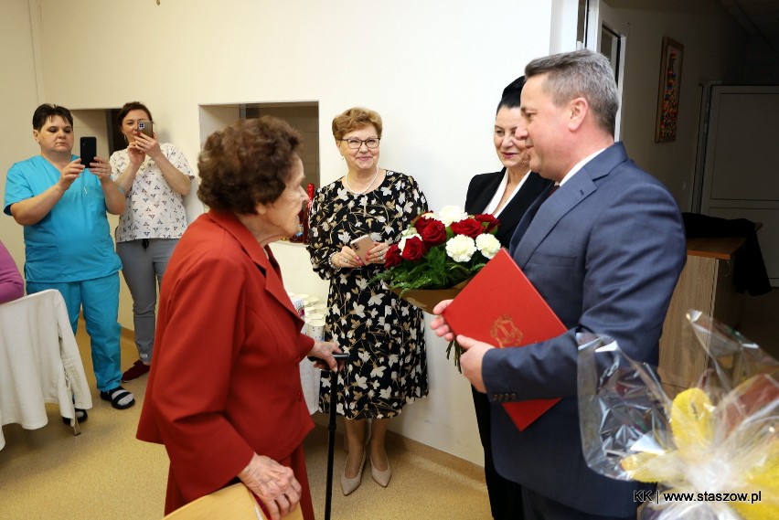 Życzenia składa burmistrz Staszowa, Leszek Kopeć