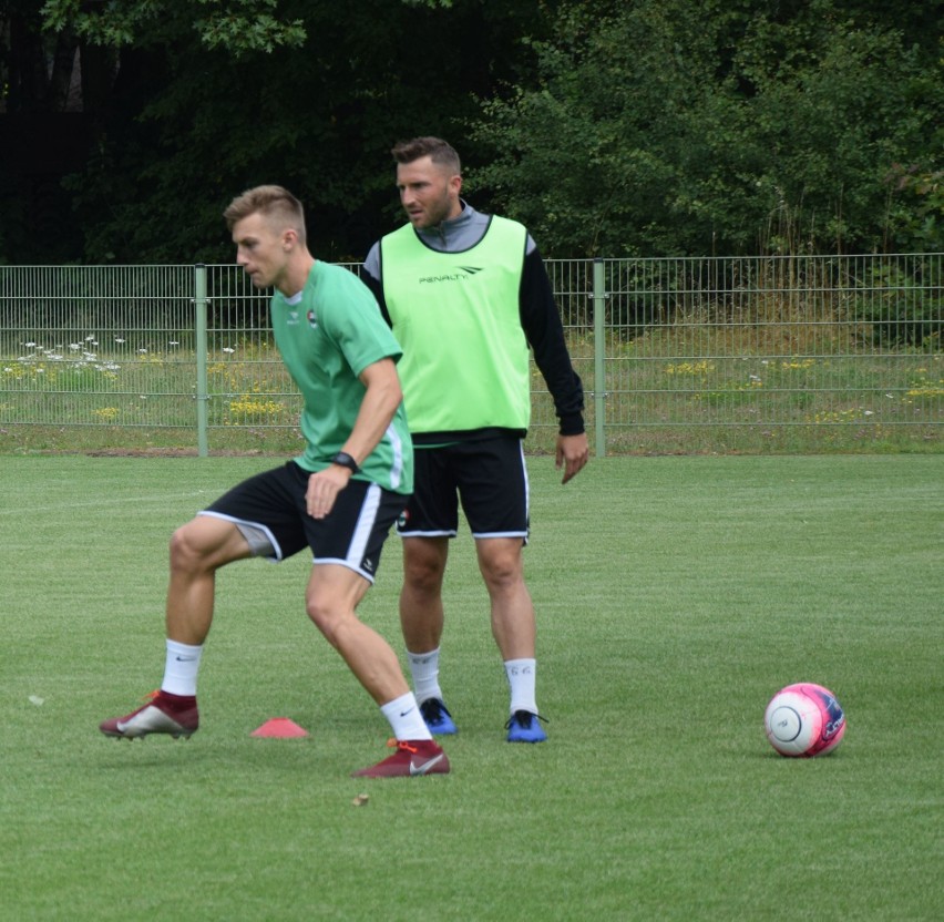 1 liga. Nowi piłkarze na treningu Radomiaka Radom. Jest bramkarz Wisły Płock i obrońca GKS Tychy (ZDJĘCIA)