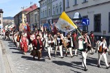 Nowy Targ. Marsz w obronie dobrego imienia Jana Pawła II. Udział wzięło kilkaset osób