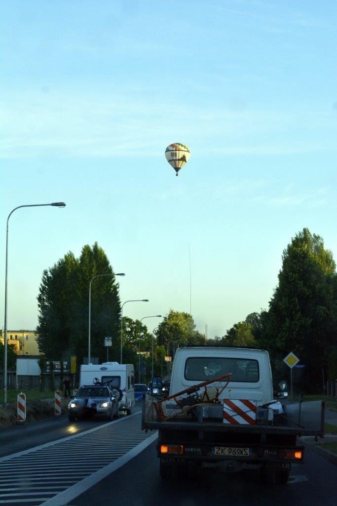 Za względu na trudne warunki pogodowe oraz późną porę,...