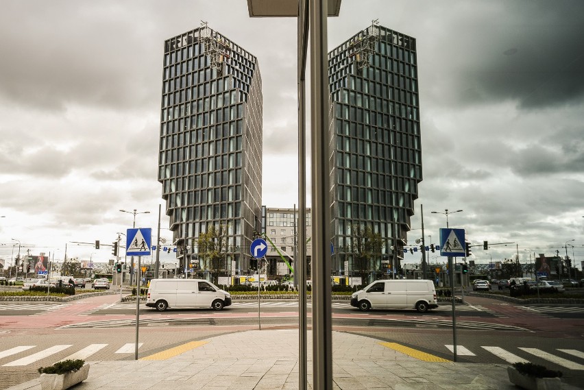 Poznański biurowiec „Bałtyk” o charakterystycznym kształcie,...