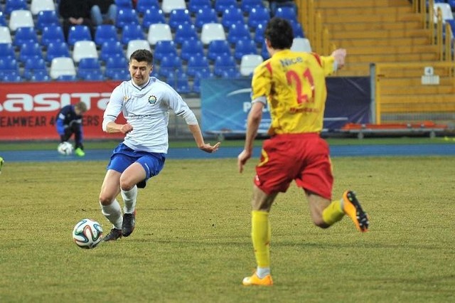 Playmaker Stali Mielec Bartosz Nowak będzie musiał poradzić sobie z agresywnie grającymi graczami Błękitnych Stargard Szczeciński.