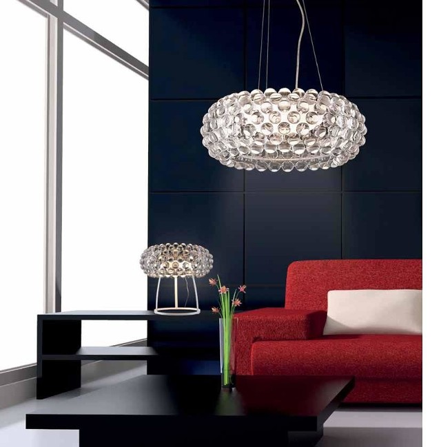 Nowoczesna lampa wiszącaW ekskluzywnych mieszkaniach lampy stanowią nie tylko źródło oświetlenia, ale także ozdobę.