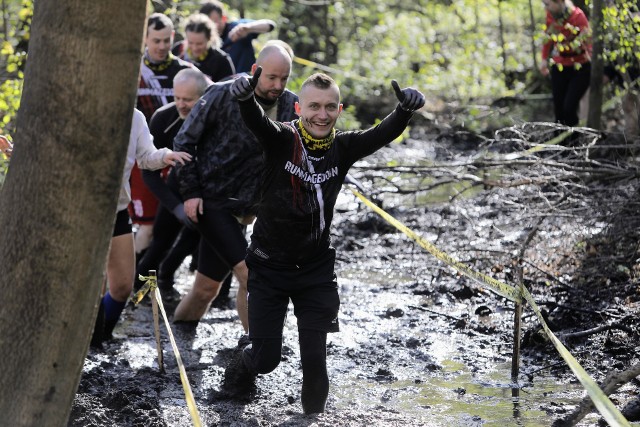 W weekend 29 i 30 kwietnia na Hipodromie Wola w Poznaniu odbyła się kolejna edycja Runmageddonu.Przejdź dalej -->