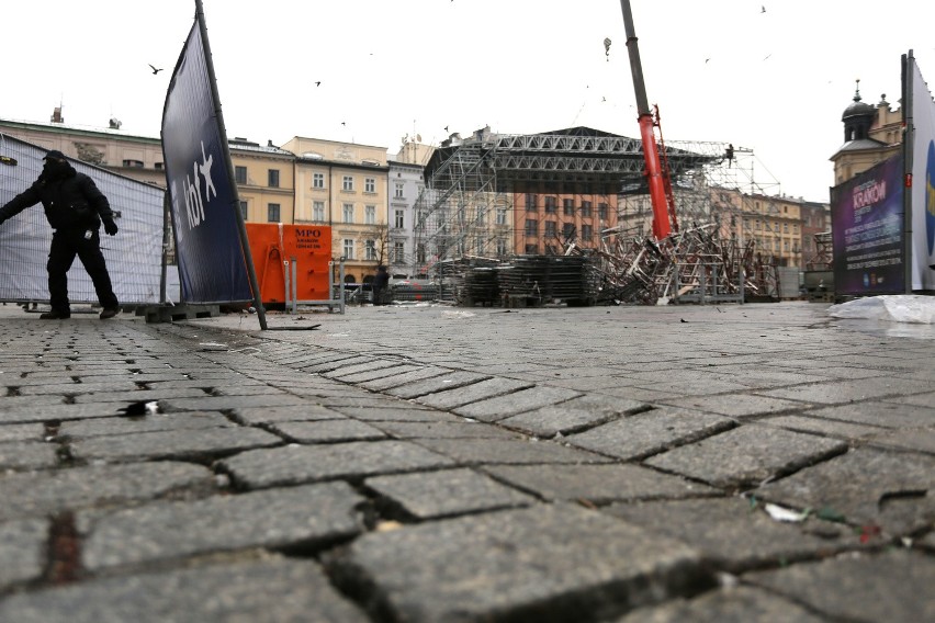 Kraków. Nowe zasady wjazdu na Rynek [ZDJĘCIA, WIDEO]