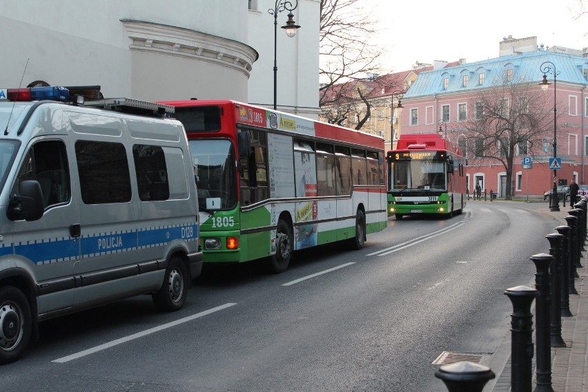 Zderzenie motocyklisty z toyotą na ul. Bernardyńskiej (ZDJĘCIA)