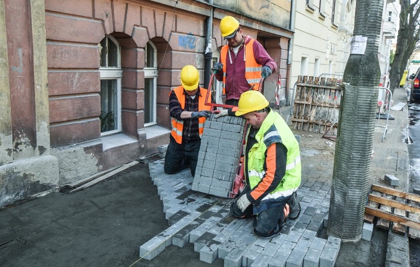 Nowe płytki i kostki zostaną ułożone m.in. na ul. Pomorskiej...