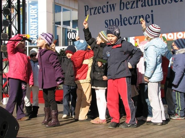 Na scenie cały czas coś się dzieje