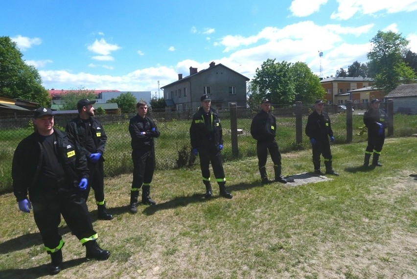 Czarnia. Strażacy ochotnicy na zbiórce szkoleniowej. 31.05.2020. Zdjęcia