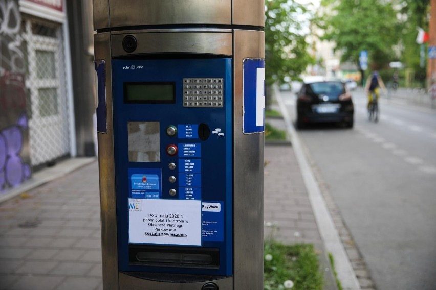 Kraków. Mało nowych parkingów, sowite wynagrodzenia i kradzież pieniędzy. Nikt nie poniósł odpowiedzialności za Miejską Infrastrukturę