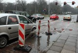 Zapadła się zatoka autobusowa na ul. Matejki w Szczecinie. Nie spieszą się z naprawą
