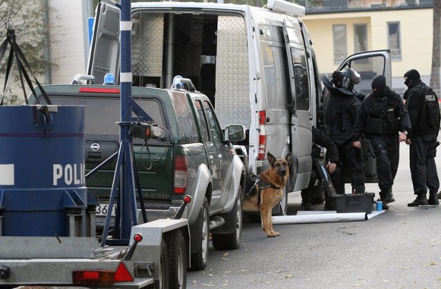 Każdy fałszywy alarm wiąże się z kosztownymi akcjami policji. Czy „bombiarze” zapłacą większe kary?