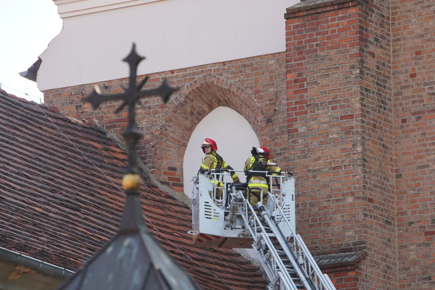 Z kościoła Bożego Ciała spadają tynk i dachówki. W środę...