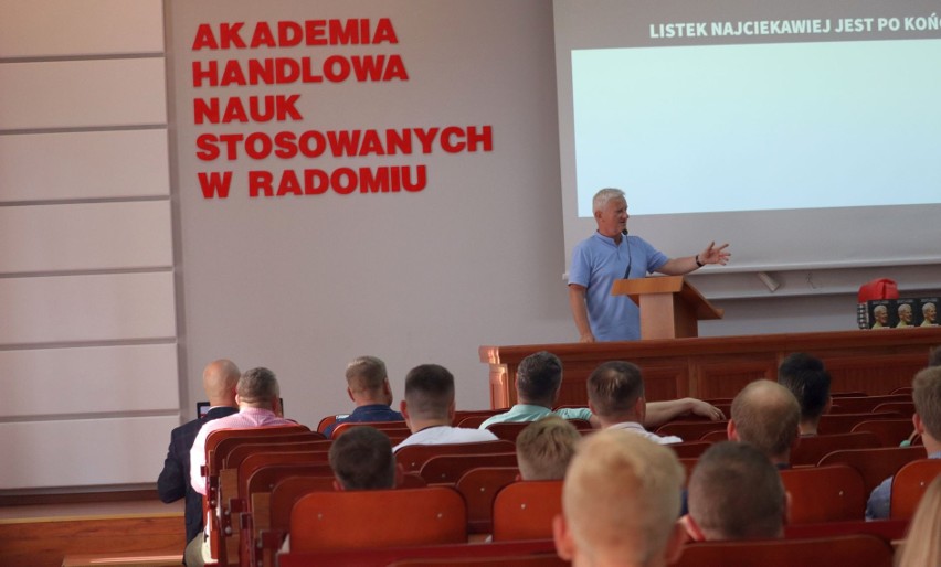 Michał Listkiewicz na spotkaniu z radomskimi sędziami piłkarskimi. Zobacz zdjęcia