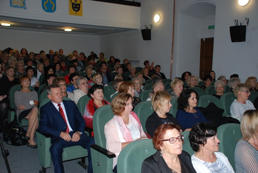 Święto Edukacji Narodowej w Pińczowie. Podziękowano nauczycielom i wręczono nagrody
