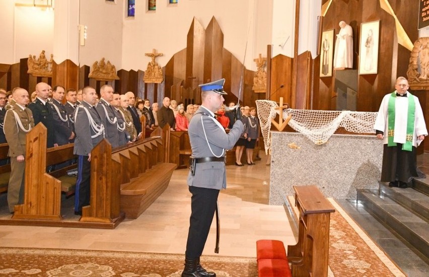 Na uroczystości obecne były również poczty sztandarowe...