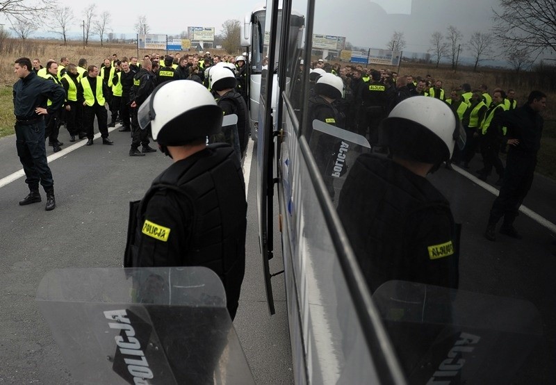 Policja ćwiczyła przed granicą w Medyce...