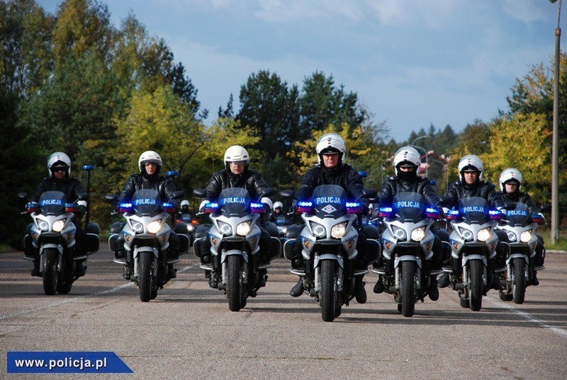 Policjanci pełnią służbę również na motocyklach. Ich zakup...