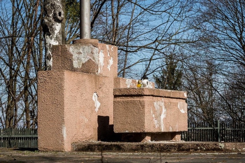 Wydaje się, że na cmentarzu Bohaterów Bydgoszczy służby...