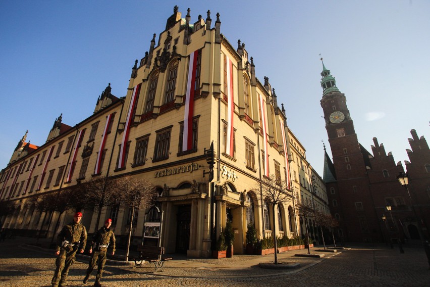 Wrocław jest dziś biało-czerwony. Świętujemy 103. rocznicę odzyskania niepodległości