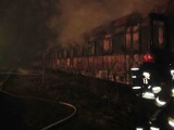 Pożar nieużywanych wagonów kolejowych w Krakowie. Dwie osoby nie żyją 