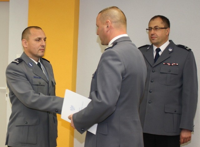 Robert Bartosz (z lewej) to nowy zastępca komendanta 