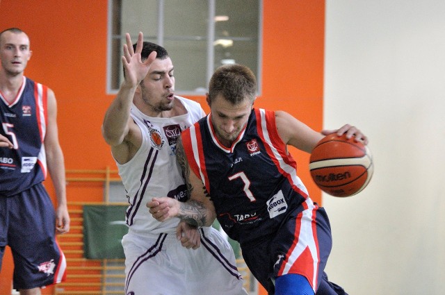 Maciej Wierzbicki (Weegree AZS Politechnika Opole, z lewej) i Patryk Garwol (MKS Otmuchów).