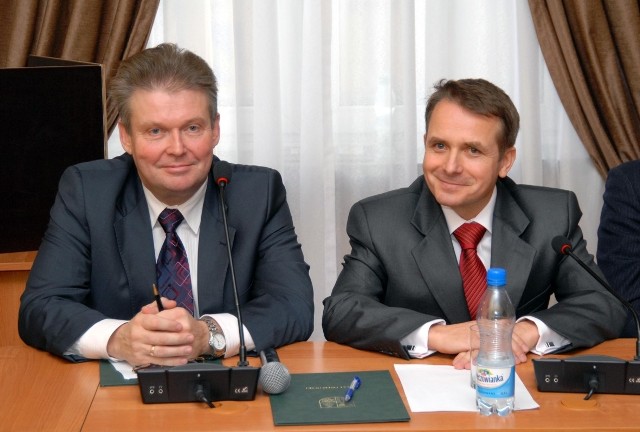 Wicestarosta Jerzy Bauer (z prawej) ze swoim szefem starostą Zbigniewem Kamińskim.