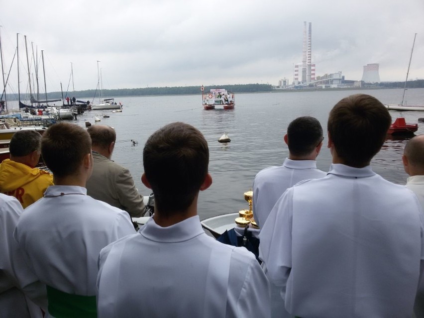 Msza na wodzie i skandaliczny stan ośrodka Koga Kotwica