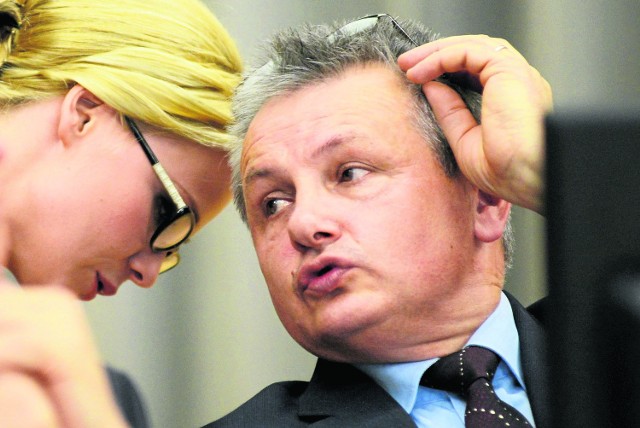 Radna Anna Synowiec długo przekonywała, że odwołanie przewodniczącego Czesława Fiedorowicza odbyło się zgodnie z prawem. Nie wszystkich jednak przekonała.