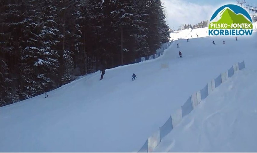 Beskidy: dzień śniegu w bajkowej zimowej scenerii