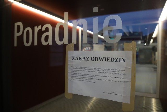 Wysyp przypadków grypy i zachorowań grypopodobnych spowodował, że w Wojewódzkim Szpitalu Zespolonym w Toruniu wprowadzono zakaz odwiedzin u pacjentów