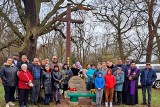 Mieszkańcy gminy Bobrowice pamiętają o opuszczonej wsi Czeklin. Odsłonili pamiątkowy pomnik