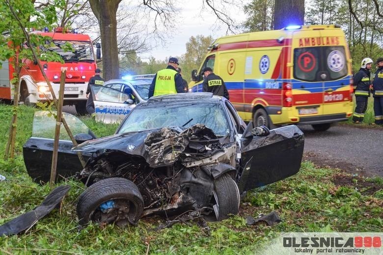 Groźny wypadek w Królewskiej Woli pod Oleśnicą. Samochód...