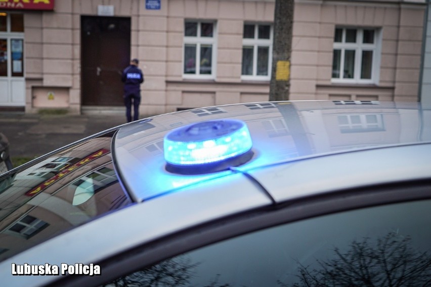 Policyjne interwencje to tutaj norma! Dwóch mieszkańców terroryzuje całą kamienicę przy ul. Śląskiej 13 w Gorzowie. Ludzie się boją
